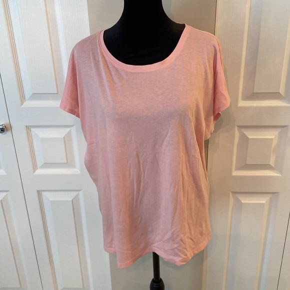 NWOT Open back Tee - Picture 7 of 9